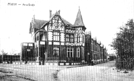 Die Annastraße um 1910 vom Denkmalplatz aus gesehen.